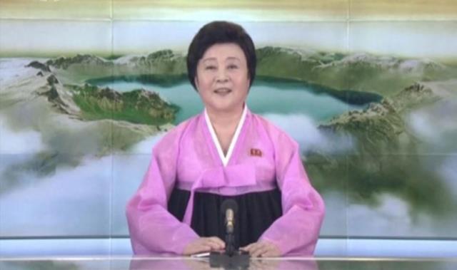 Kuzey Kore lideri Kim Jong-un, ''pembe kadın'' olarak bilinen ünlü haber spikerine lüks ev hediye etti