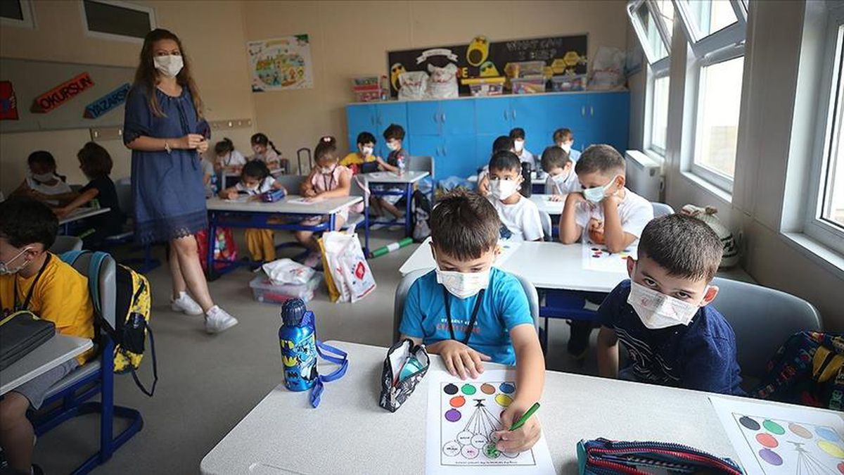 Maske kalkıyor mu, kalkacak mı? SON DAKİKA! Okullarda maske kalkacak mı? Fahrettin Koca AÇIKLADI!