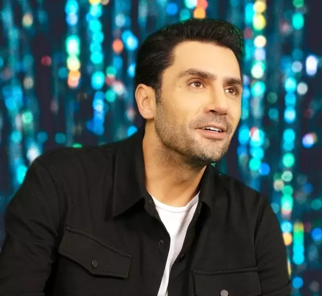 Şarkıcı Özer Bakır'ı tehdit eden Seren Serengil ve Yaşar İpek'e ceza