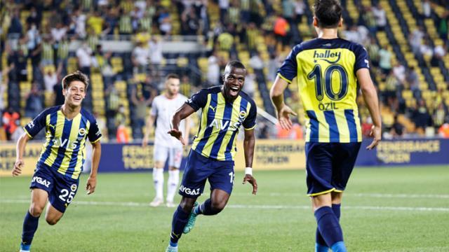 Son yılların en büyük kıyımı! Fenerbahçe, yıldızlarını bedavaya bırakıyor Son yılların en büyük kıyımı! Fenerbahçe, yıldızlarını bedavaya bırakıyor