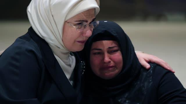 Cumhurbaşkanı Erdoğan, şiddet mağduru kadınların aileleri ile iftarda bir araya geldi