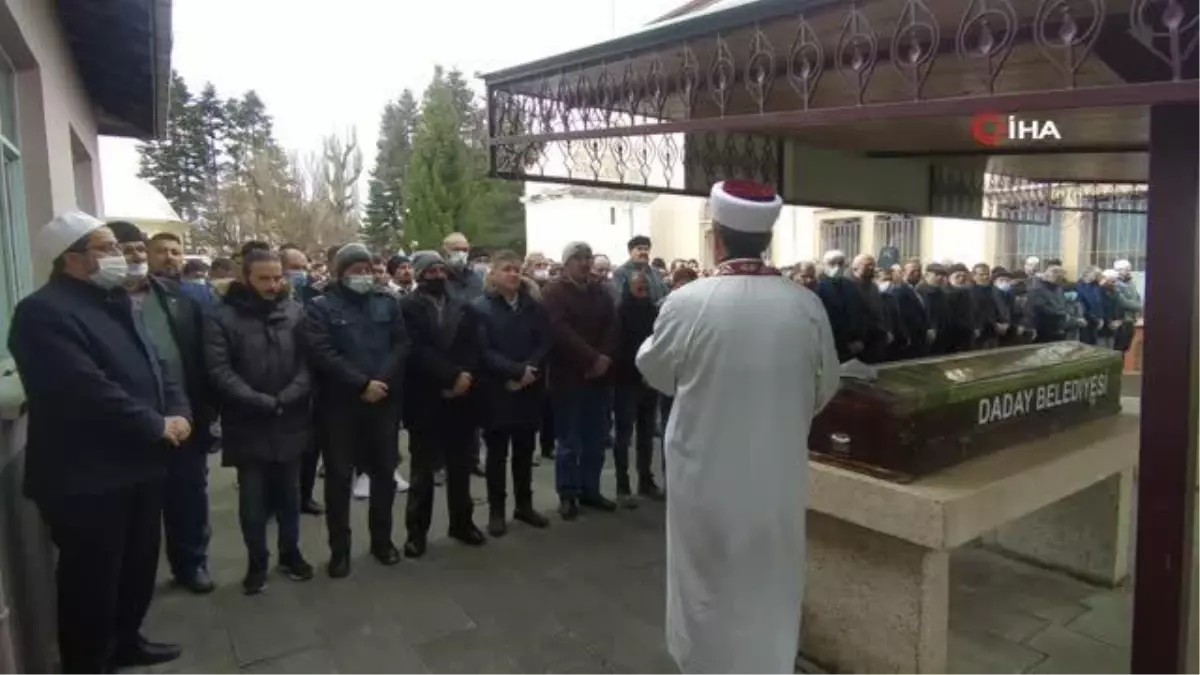 İki gün arayla vefat eden 60 yıllık evli çift, yan yana defnedildi