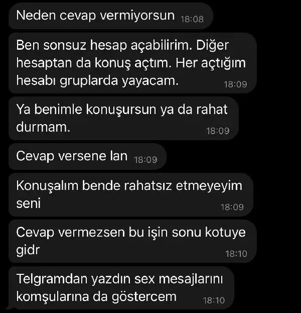 Samsun'da kadınların fotoğrafları ile hesap açıp, şantaj yapan şüpheli yakalandı Samsun'da kadınların fotoğrafları ile hesap açıp, şantaj yapan şüpheli yakalandı