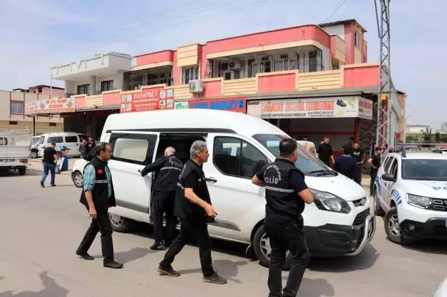 Adana'da polise silahlı saldırı: 2 yaralı Adana'da polise silahlı saldırı: 2 yaralı
