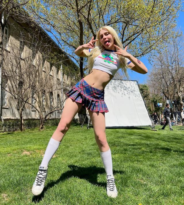 Aleyna Tilki yeni şarkısının klibiyle gündem oldu! Cesur sahneleri görenler Gülşen'e benzetti