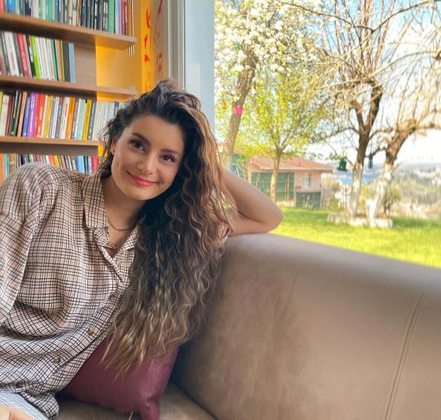 Atiye, gizlice evlendiği eşiyle ilk kez fotoğrafını paylaştı