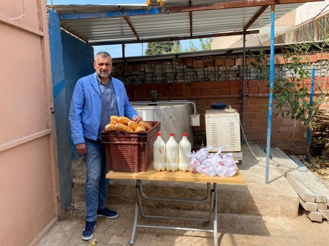 Bu kapıya gelenler, asılı notu görünce duygulanıyor! Manisalı vatandaştan takdir toplayan hareket Bu kapıya gelenler, asılı notu görünce duygulanıyor! Manisalı vatandaştan takdir toplayan hareket