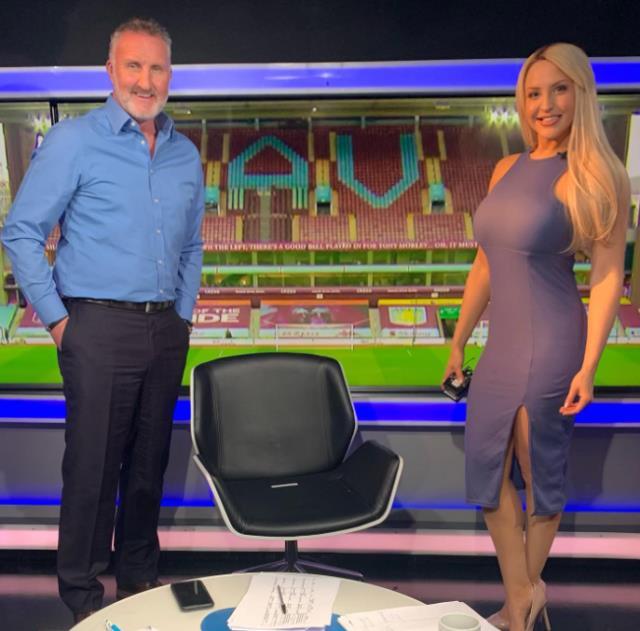 Dünyaca ünlü kadın spor spikeri, taraftarın pes dedirten talebini ifşa etti: İç çamaşırını koklamak istiyorum Dünyaca ünlü kadın spor spikeri, taraftarın pes dedirten talebini ifşa etti: İç çamaşırını koklamak istiyorum