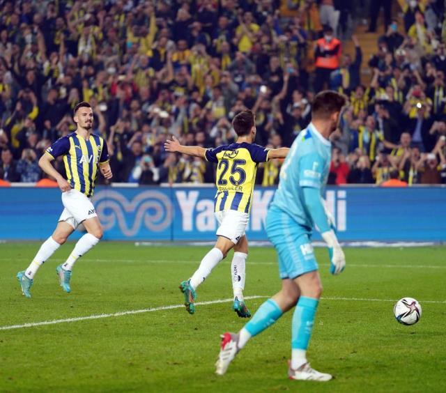 İsmail Kartal, Arda Güler'in attığı penaltının iç yüzünü anlattı! Crespo da işin içinde İsmail Kartal, Arda Güler'in attığı penaltının iç yüzünü anlattı! Crespo da işin içinde