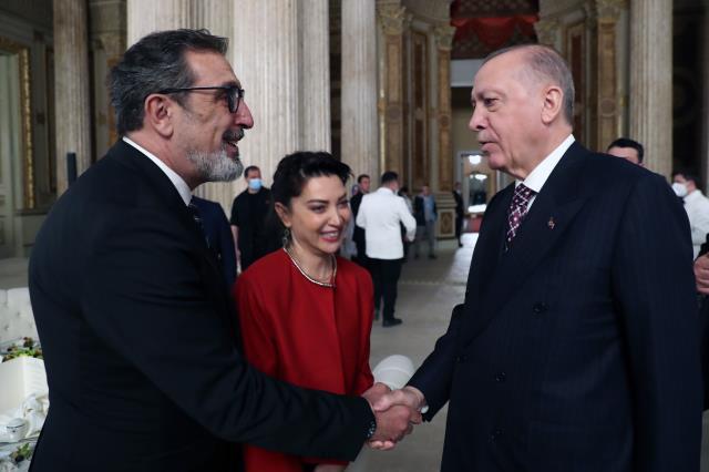 İSTANBUL-CUMHURBAŞKANI ERDOĞAN SANATÇILARLA İFTAR PROGRAMINDA BULUŞTU