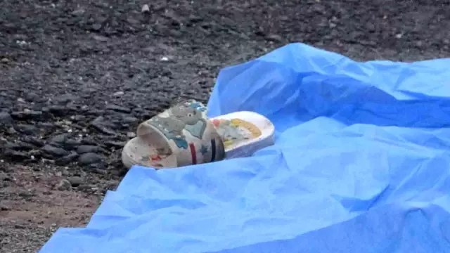 Oyun oynamak için park halindeki kamyonun altını seçen 2 yaşındaki kız çocuğu hayatını kaybetti