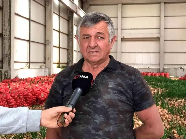 Hal esnafından dert yanan üretici isyan bayrağını çekti: Bizden 50 kuruşa alıp 5 liraya satıyorlar Hal esnafından dert yanan üretici isyan bayrağını çekti: Bizden 50 kuruşa alıp 5 liraya satıyorlar