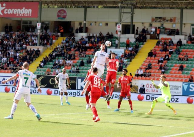 Nuri Şahin, Süper Lig'e diz çöktürüyor! Antalyaspor, Alanyaspor'u da sahadan sildi