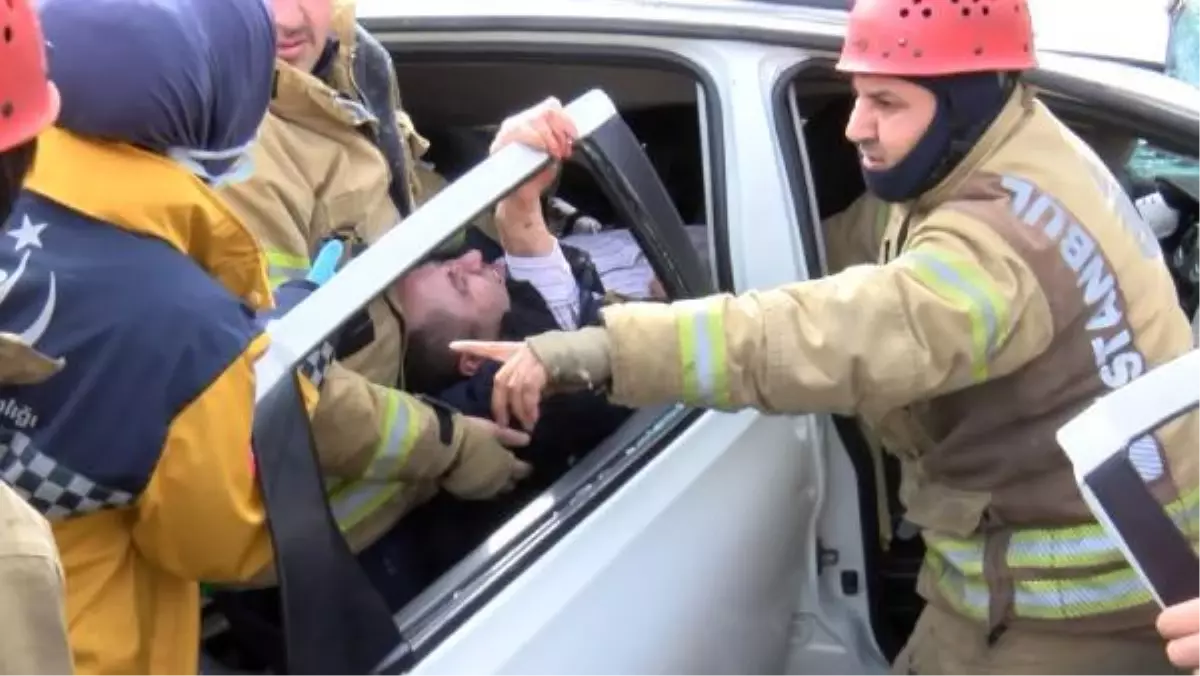 Sultangazi'de can pazarı: sürücüyü kurtarmak için zamanla yarıştılar
