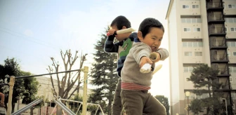Küçük çocukların büyüklerin işlerini yaptığı Japon televizyon programı tartışma yaratıyor