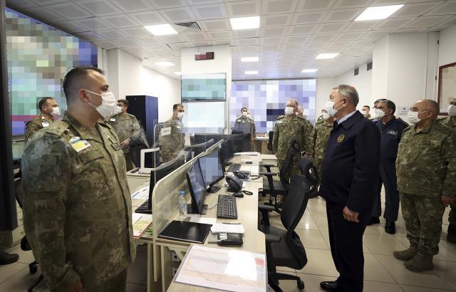 Son Dakika: Bakan Akar'dan Pençe Kilit operasyonuyla ilgili yeni açıklama: Çok sayıda terörist etkisiz hale getirildi