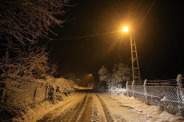 Yazı beklerken kış geri geldi! Edirne ve Kırklareli beyaza büründü
