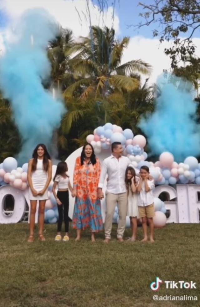 3. kez hamile olan Adriana Lima'nın bebeğinin cinsiyeti belli oldu 3. kez hamile olan Adriana Lima'nın bebeğinin cinsiyeti belli oldu