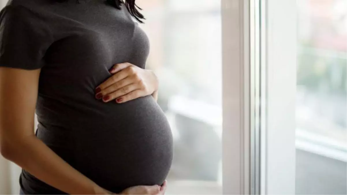 9 yıl önce pastayla birlikte yediği mum tutacağı, hamilelik kontrolleri sırasında fark edildi