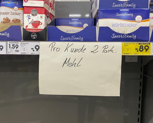 Almanya'da raflar boşaldı! Savaş yüzünden un ve ayçiçeği yağına ulaşmak neredeyse imkansız