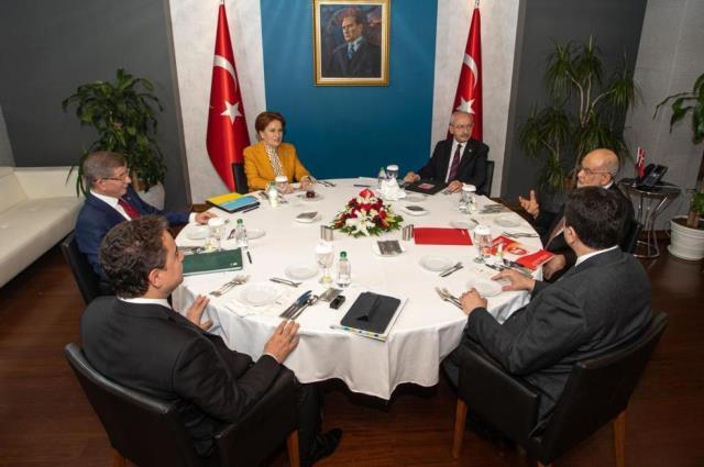 Attığı tweet ortalığı karıştırmıştı! Demokrat Parti lideri Uysal'dan 'Altılı masa dağılıyor mu?' sorusuna tek cümlelik yanıt Attığı tweet ortalığı karıştırmıştı! Demokrat Parti lideri Uysal'dan 'Altılı masa dağılıyor mu?' sorusuna tek cümlelik yanıt