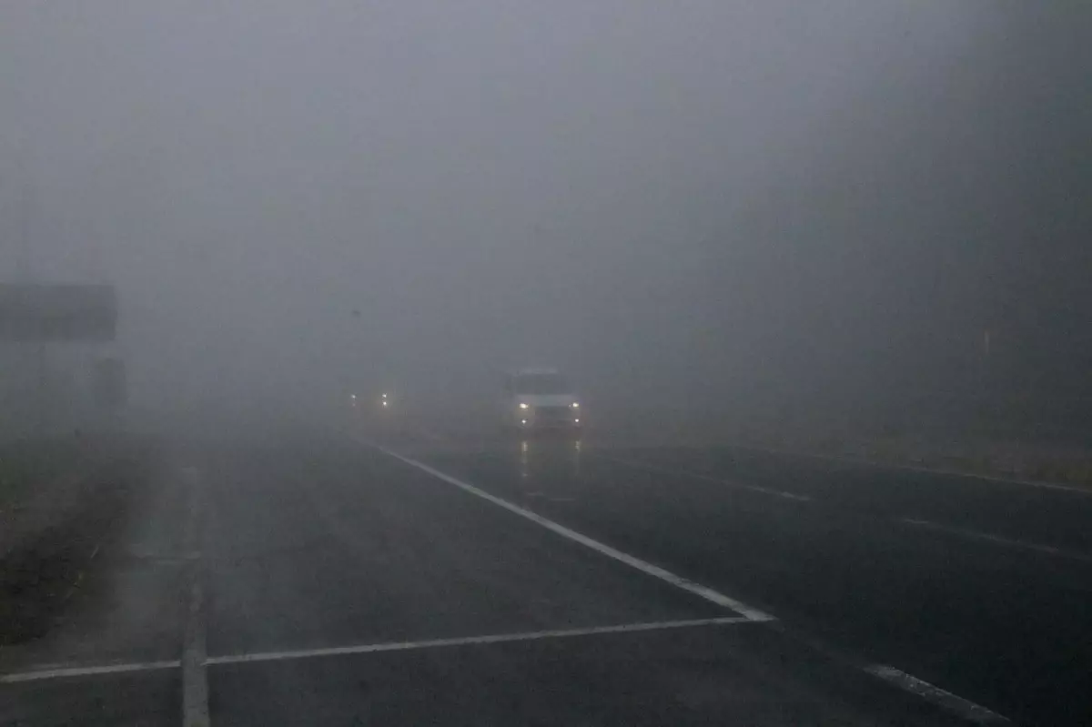 Bolu Dağı'nda etkili olan sis sürücülere zor anlat yaşattı