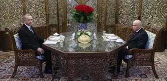 Cumhurbaşkanı Erdoğan, Bahçeli ile iftar yaptı! MHP liderinin 99 gül hediyesi dikkat çekti