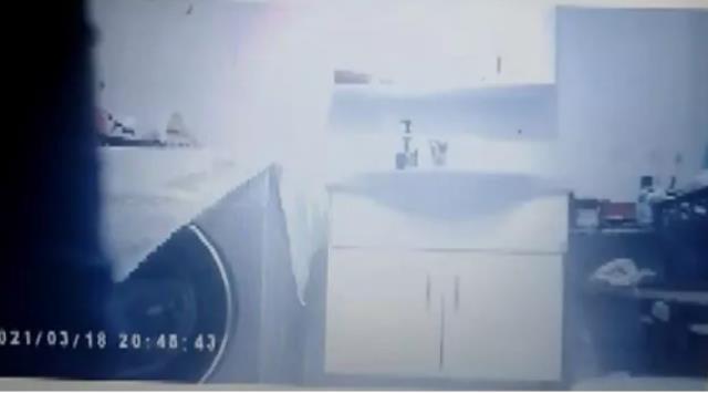 Kadın çalışanları görüntülemek için iş yeri tuvaletine gizli kamera yerleştiren firma ortağı kendini böyle yakalattı