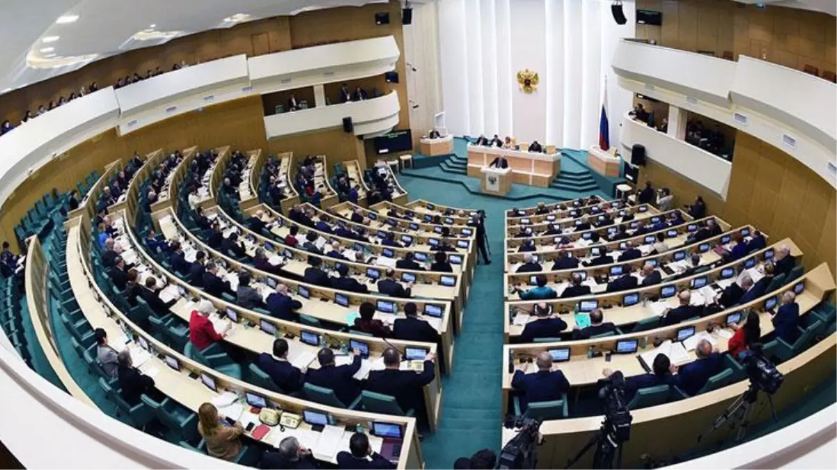 Rusya'da dikkat çeken SSBC bayrağı önerisi: Artık Rus bayrağını kullanmayalım