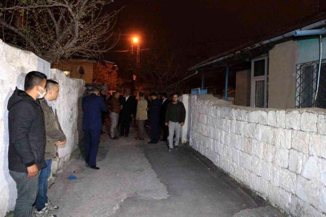 Son Dakika: Pençe-Kilit Operasyon Bölgesi'nde EYP patlaması sonucu bir üsteğmen şehit düştü Son Dakika: Pençe-Kilit Operasyon Bölgesi'nde EYP patlaması sonucu bir üsteğmen şehit düştü