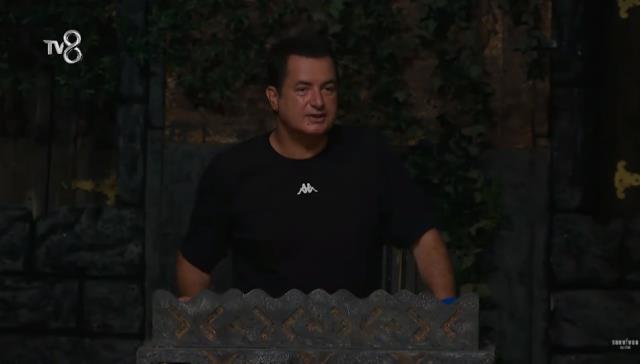 Acun Ilıcalı, Hikmet'e hakaretler savuran Nagihan'a ödülden men cezası verdi Acun Ilıcalı, Hikmet'e hakaretler savuran Nagihan'a ödülden men cezası verdi