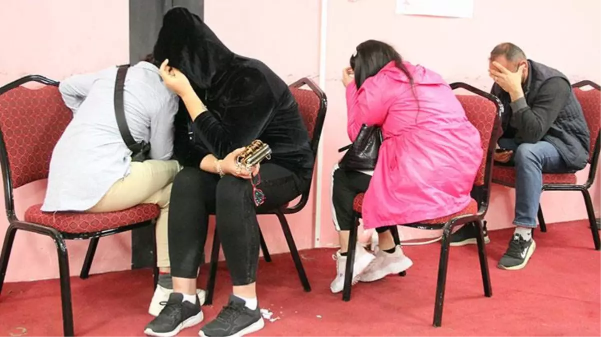 Bakan Soylu, ''Ramazan geliyor, oynatın da göreyim'' diye uyarmıştı! Kumar baskınında jandarmayı görünce ne yapacaklarını şaşırdılar