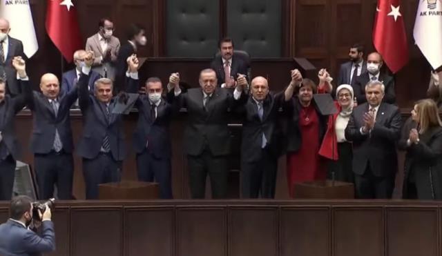 'Hayallerim yıkıldı' diyerek İYİ Parti'den istifa eden Balıkesir Milletvekili İsmail Ok, AK Parti'ye geçti 'Hayallerim yıkıldı' diyerek İYİ Parti'den istifa eden Balıkesir Milletvekili İsmail Ok, AK Parti'ye geçti