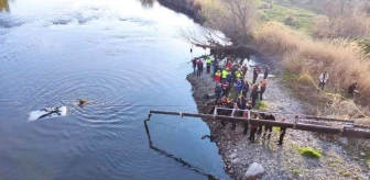 Kızılırmak Irmak Nehri'ne uçan araçtaki karı-koca yaşamını yitirdi
