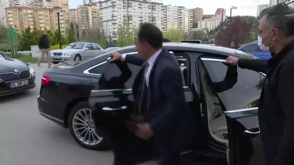 Kılıçdaroğlu'na, Apartmandaki Komşuları da Mum Yakıp Destek Verdi
