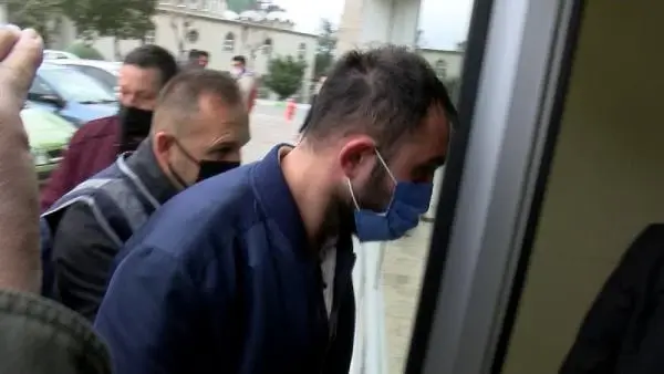 Samsun'da Atatürk heykeline saldıran kuzenlere 5'er yıl hapis cezası verildi Samsun'da Atatürk heykeline saldıran kuzenlere 5'er yıl hapis cezası verildi