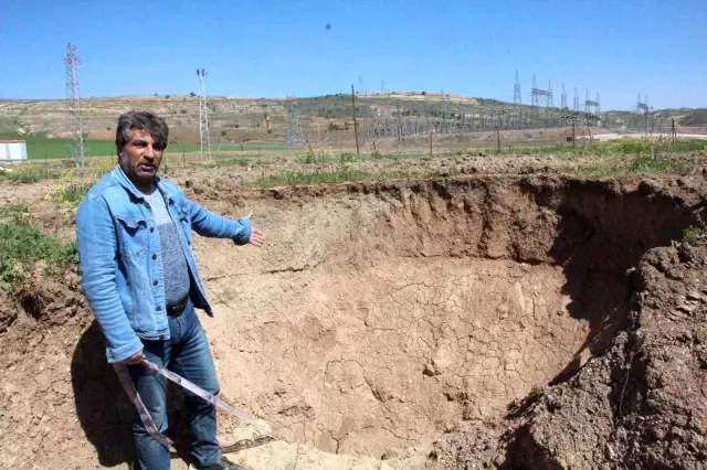 Tarlasını ekmeye hazırlanan çiftçinin dünyası başına yıkıldı: Hayatımda ilk defa böyle bir yarık görüyorum