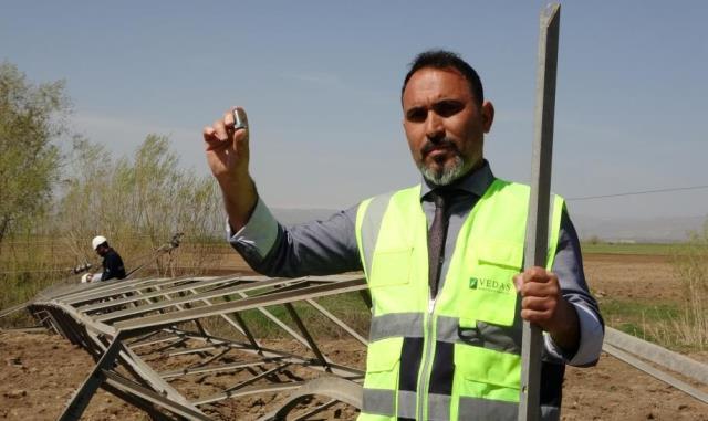 22 liralık cıvatanın çalınmasının milli servete zararı 500 bin lira oldu