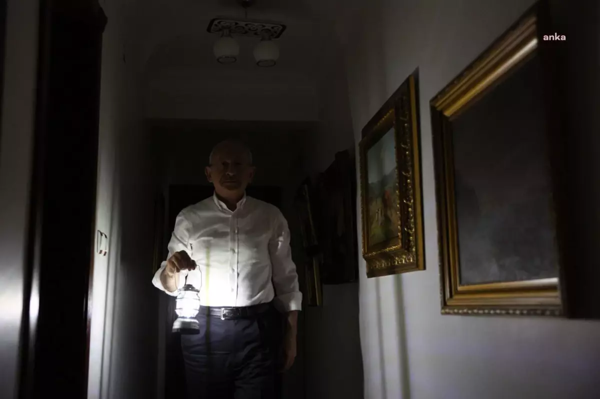 CHP Lideri Kılıçdaroğlu Geceyi Karanlıkta Geçirdi