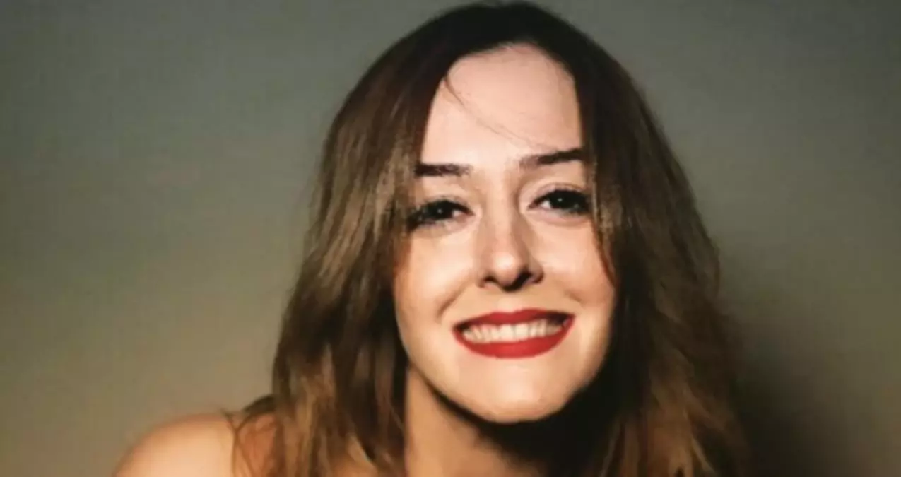 Güldür Güldür Show Elmas kimdir? Güldür Güldür 'Elmas' karakterini kim canlandırıyor? Gözde Okur kimdir, kaç yaşında, nereli?