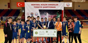 İzzet Öksüzkaya hentbolde Türkiye 4.'sü oldu