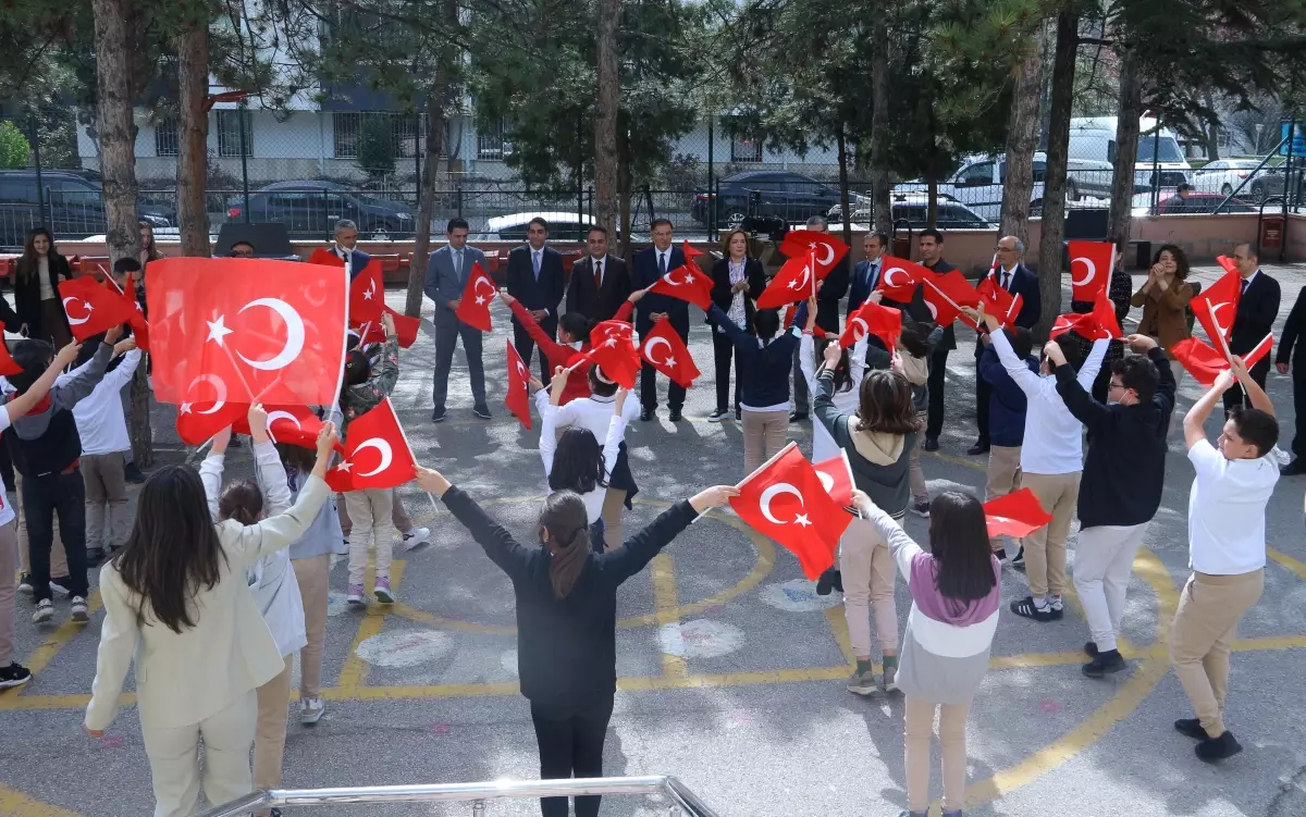 Kamu Başdenetçisi Malkoç: '18 yaşından küçüklere dilekçe hakkı tanıyan tek kurum KDK'dir'