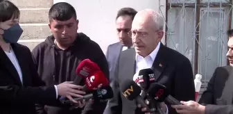 Kılıçdaroğlu, kendisi gibi elektrikleri kesilen vatandaşları ziyarete çıktı