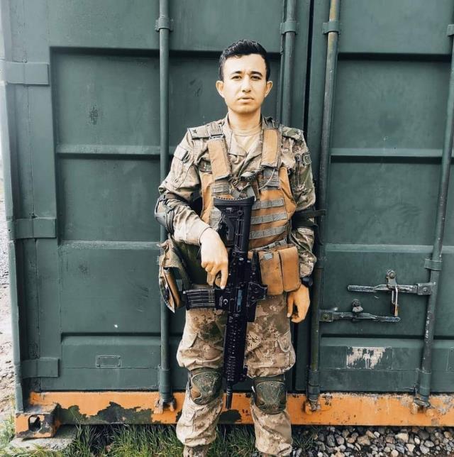 Son Dakika: Pençe-Kilit ve Fırat Kalkanı operasyonu bölgelerinden peş peşe acı haberler: 1 özel harekat polisi ve 1 teğmen şehit düştü