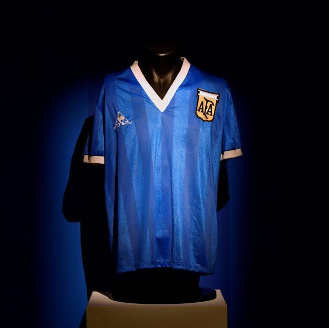 'Tanrı'nın Eli' satıldı! Futbol tarihinin en pahalı forması oldu 'Tanrı'nın Eli' satıldı! Futbol tarihinin en pahalı forması oldu