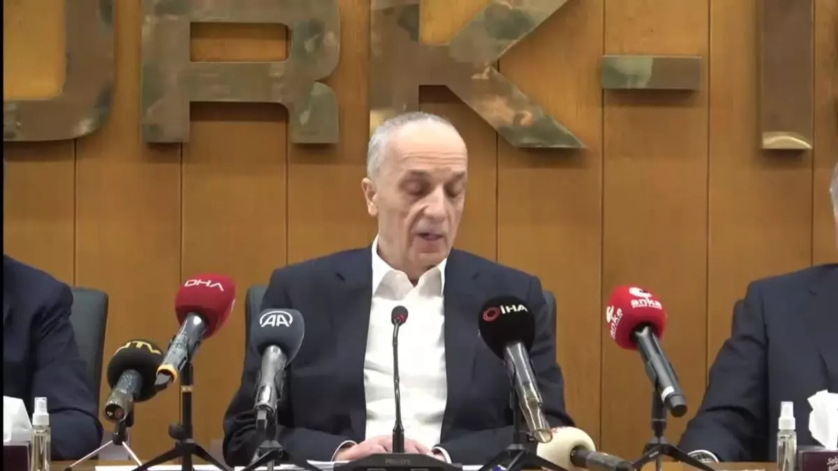 Türk-İş Başkanı Atalay: 'Yılın Ortasında Emekliyle de Asgari Ücretliyle de Dar ve Sabit Gelirliyle de İlgili Müspet Bir Şey Demek Zorundalar'