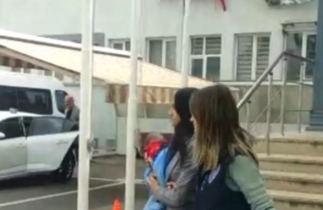 59 yaşındaki adam, 19 yaşındaki kızı kaçırdı! Eve giden ekipler, genç kızı kucağında bebekle buldu