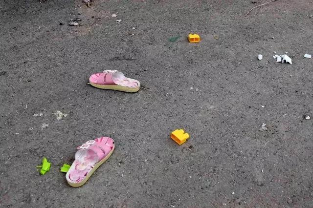 Apartmanın 6. katından düşen çocuğun kurtarılma anı kamerada! Apartmanın 6. katından düşen çocuğun kurtarılma anı kamerada!