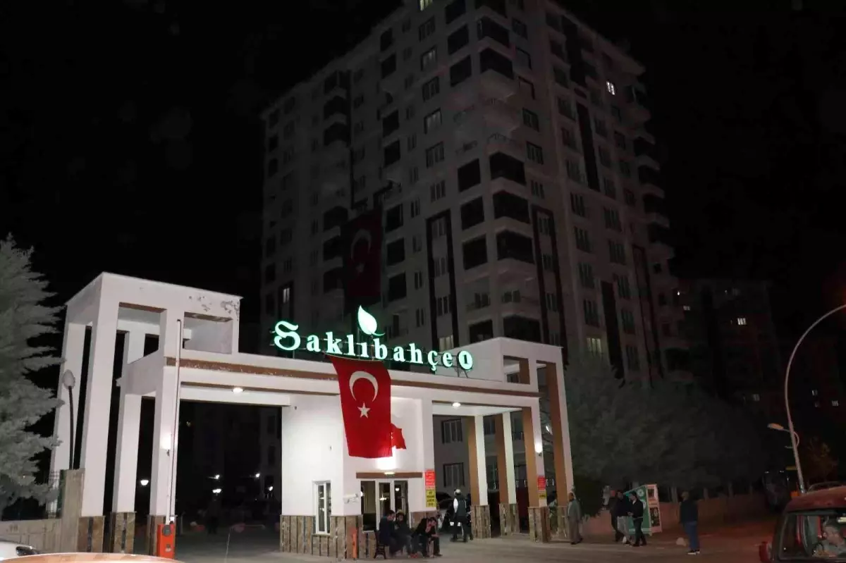 Son dakika: Bakan Kurum'dan şehit ailesine taziye ziyareti