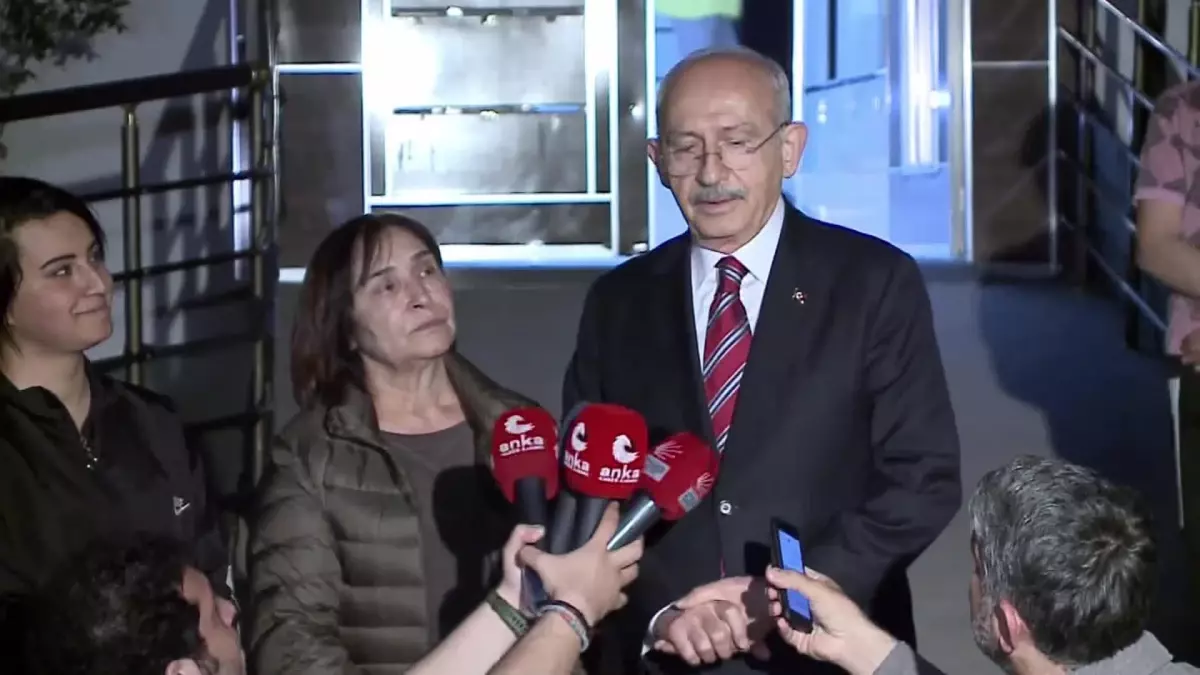 Kılıçdaroğlu, Başkent'te Dört Aydır Elektriği Kesik Olan Aileyi Ziyaret Etti: 'Nerede Bu Sosyal Devlet, İktidar, Nerede Saray ve Şürekası... Her...